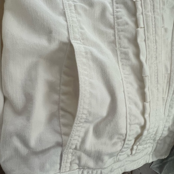 Chico’s Platinum White Raquel Ruffle Jean Jacket Size 2 (L) - Picture 7 of 8